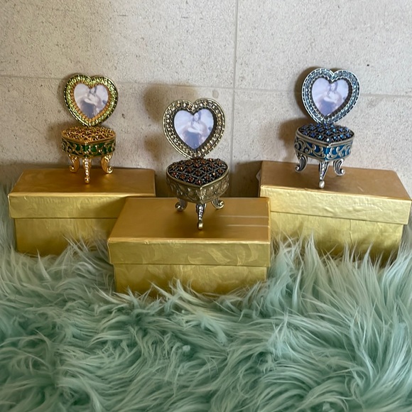 Set of 3 OKER rhinestone picture frame mini chairs - Picture 2 of 16